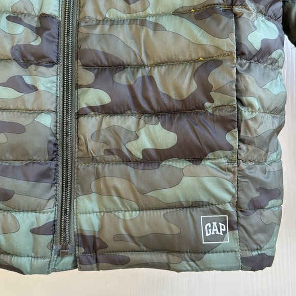 Gap Kids Lightweight Puffer Size S (6/7) - Picture 4 of 11